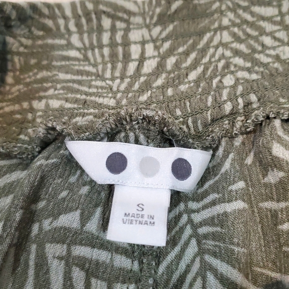 Three Dots Printed Crochet Rayon Shorts Green Tropical S - Picture 5 of 10